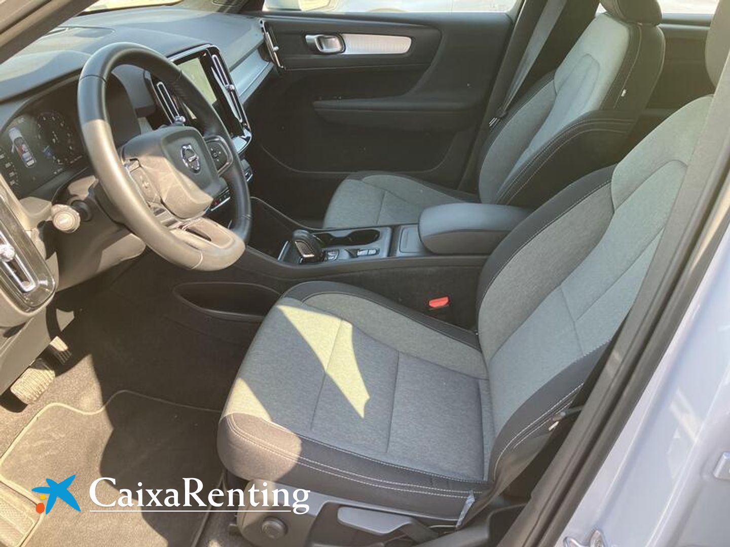 Volvo XC40 T2 Momentum Pro Auto 95 kW (129 CV)