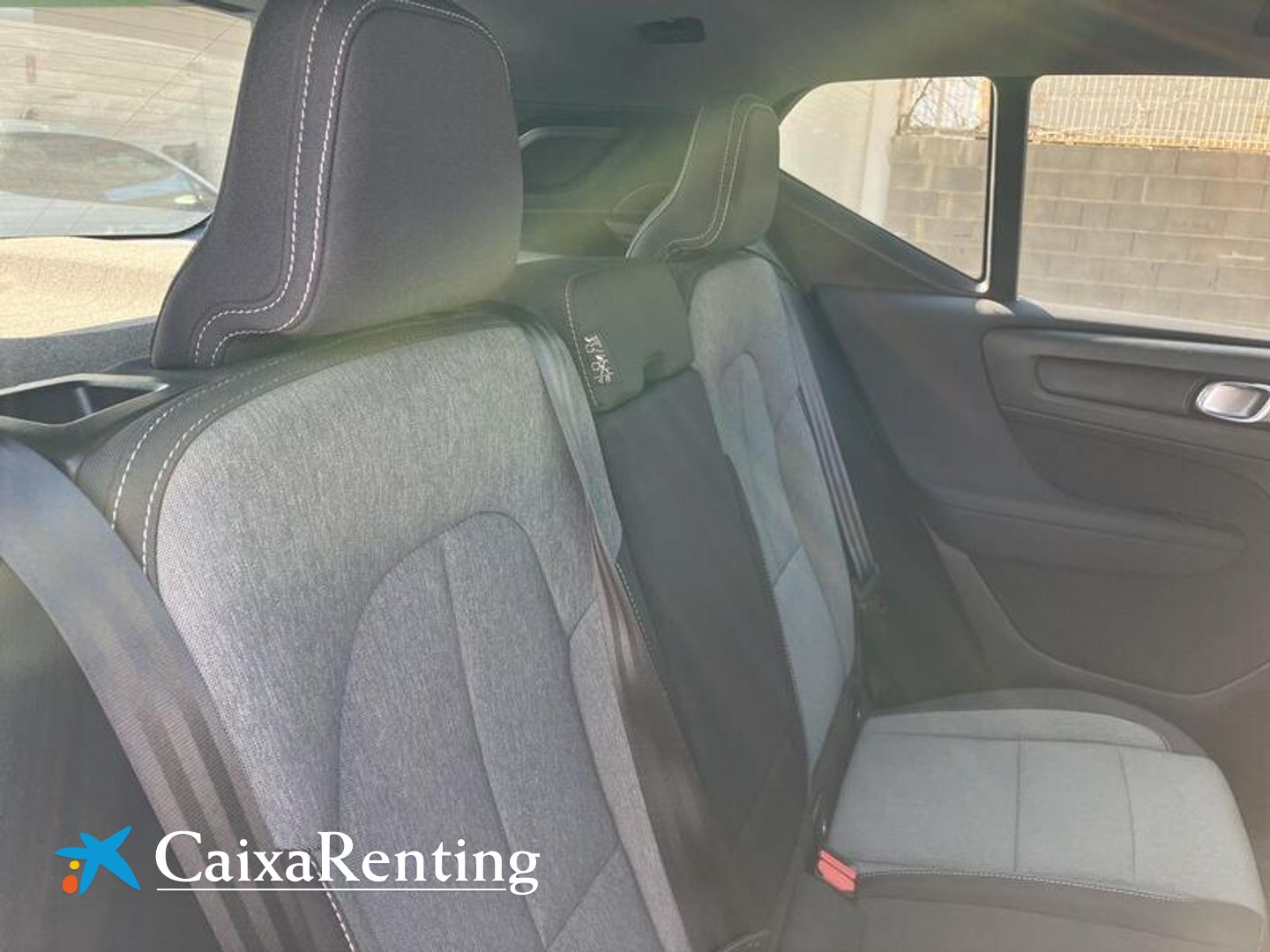 Volvo XC40 T2 Momentum Pro Auto 95 kW (129 CV)