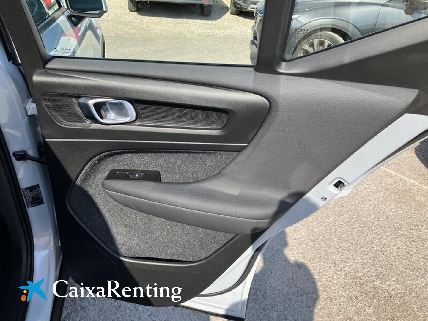 Volvo XC40 T2 Momentum Pro Auto 95 kW (129 CV)