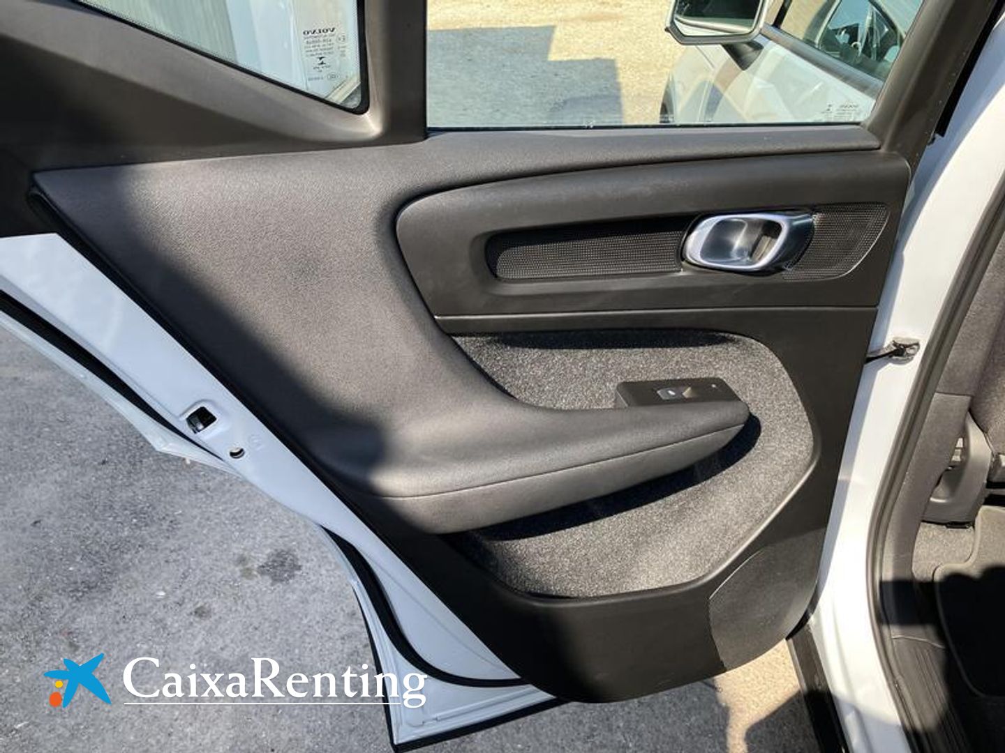 Volvo XC40 T2 Momentum Pro Auto 95 kW (129 CV)