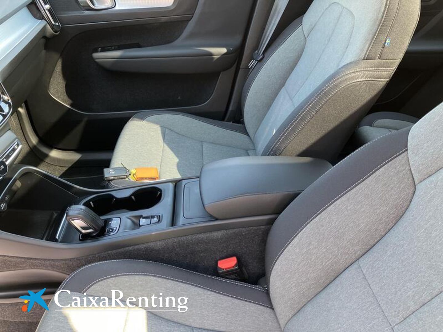Volvo XC40 T2 Momentum Pro Auto 95 kW (129 CV)