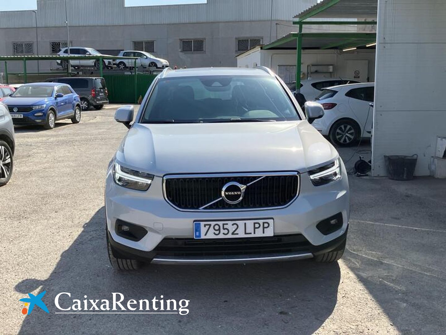 Volvo XC40 T2 Momentum Pro Auto 95 kW (129 CV)