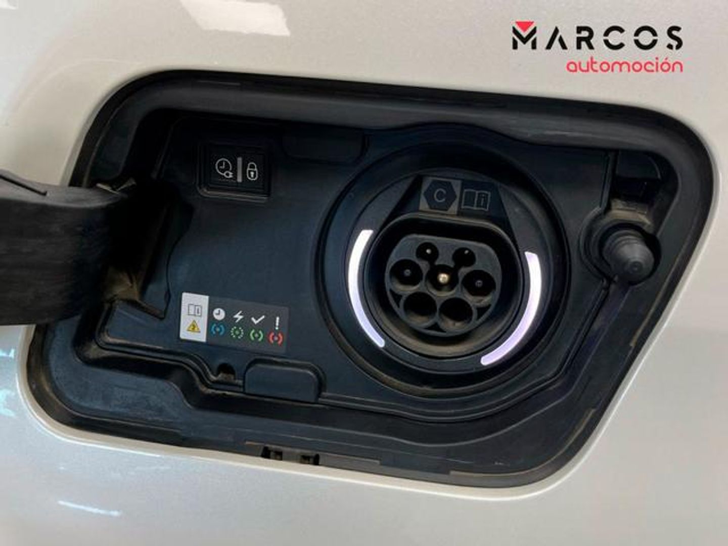 Peugeot 3008 Hybrid 225 GT e-EAT8 165 kW (225 CV)