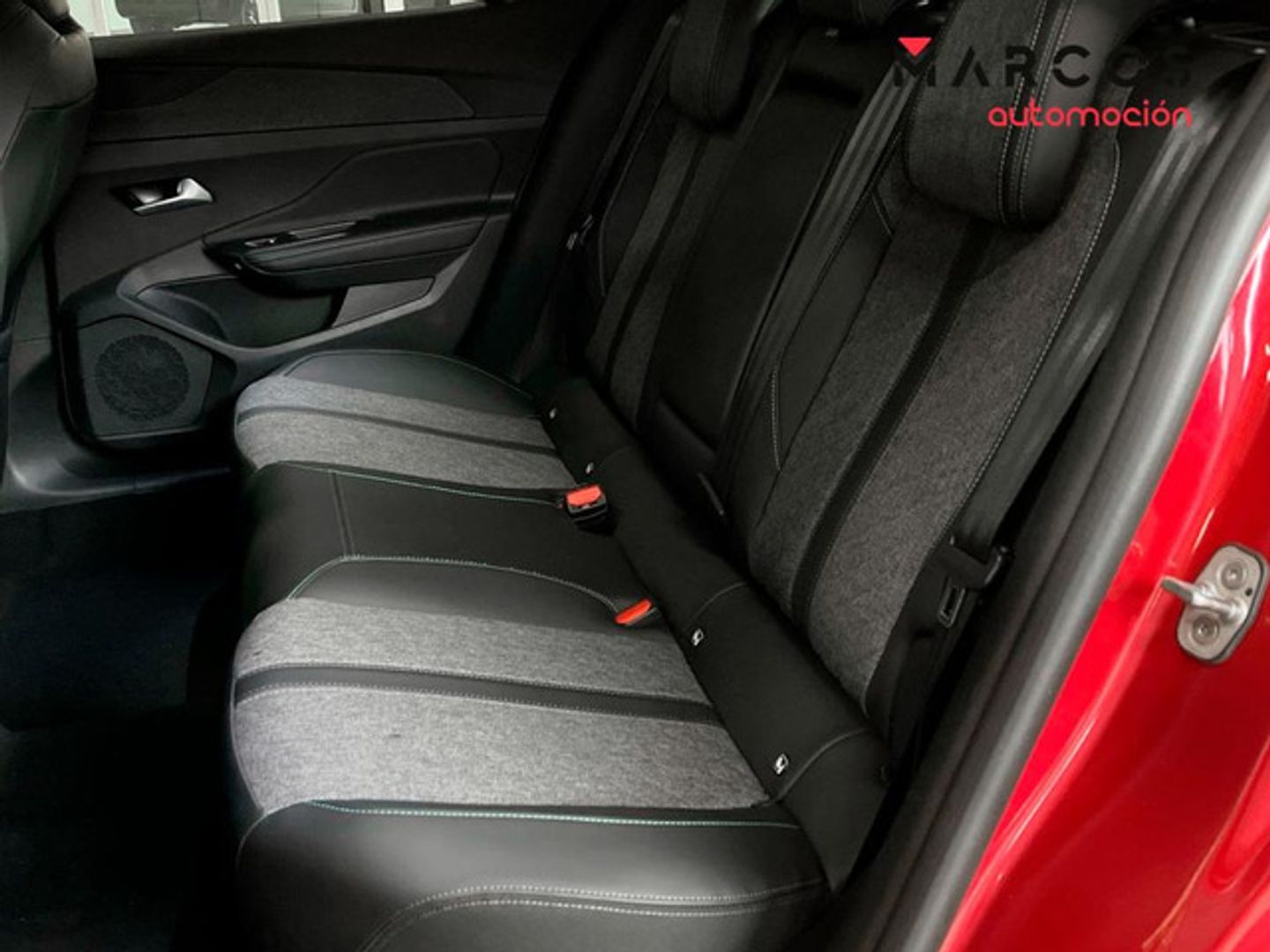 Peugeot 408 Allure Hybrid eDCS6 100 kW (136 CV)