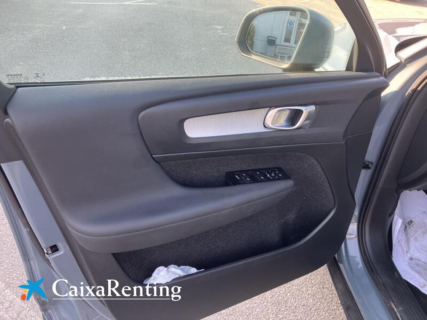 Volvo XC40 T2 Momentum Pro Auto 95 kW (129 CV)