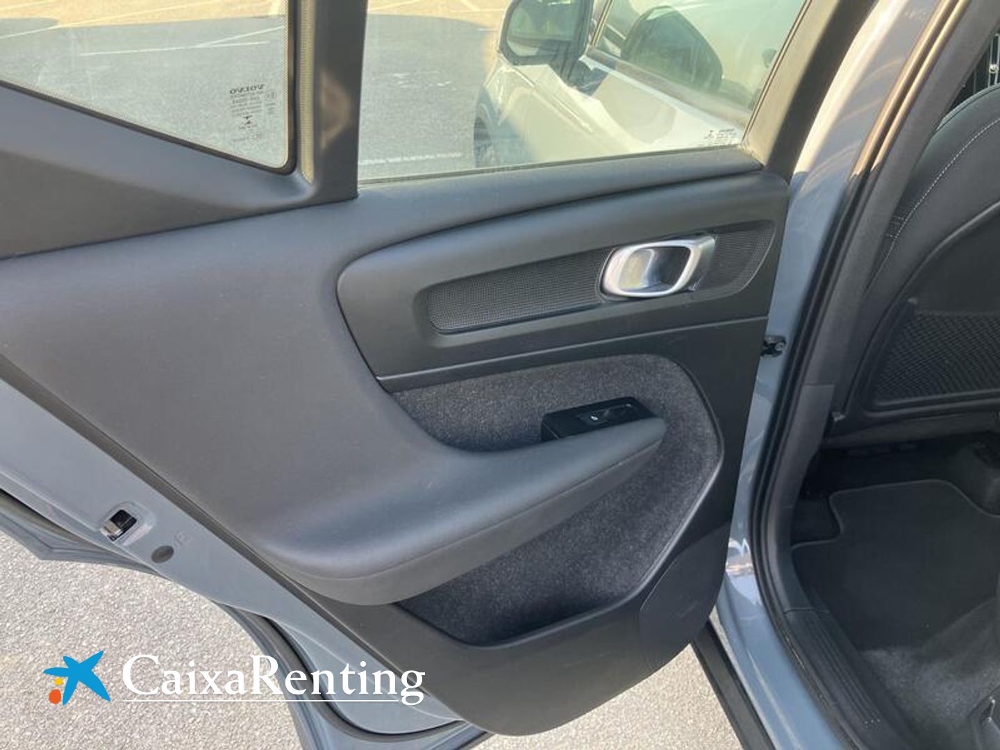Volvo XC40 T2 Momentum Pro Auto 95 kW (129 CV)