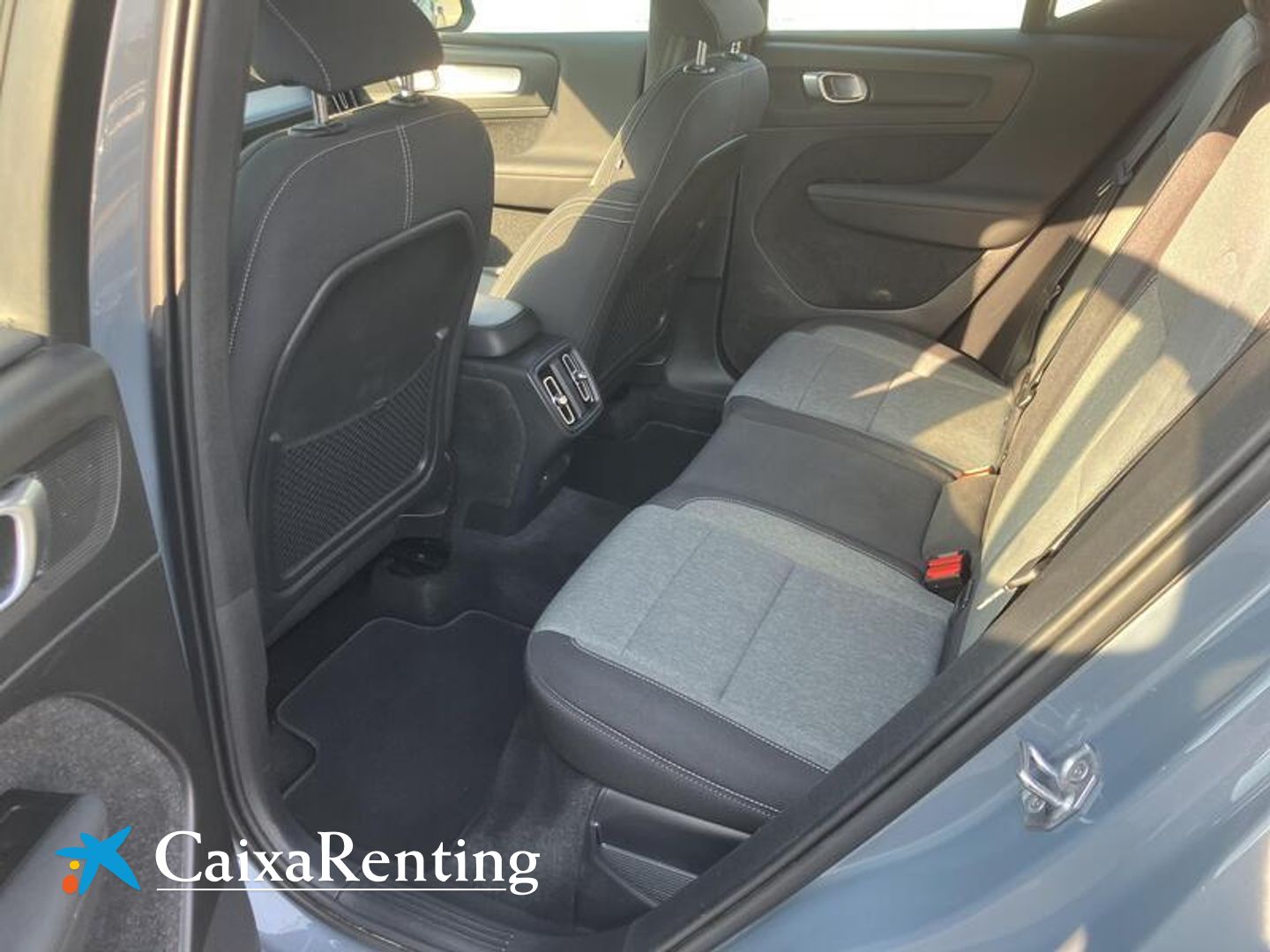 Volvo XC40 T2 Momentum Pro Auto 95 kW (129 CV)