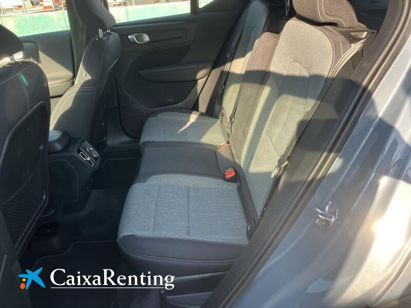 Volvo XC40 T2 Momentum Pro Auto 95 kW (129 CV)