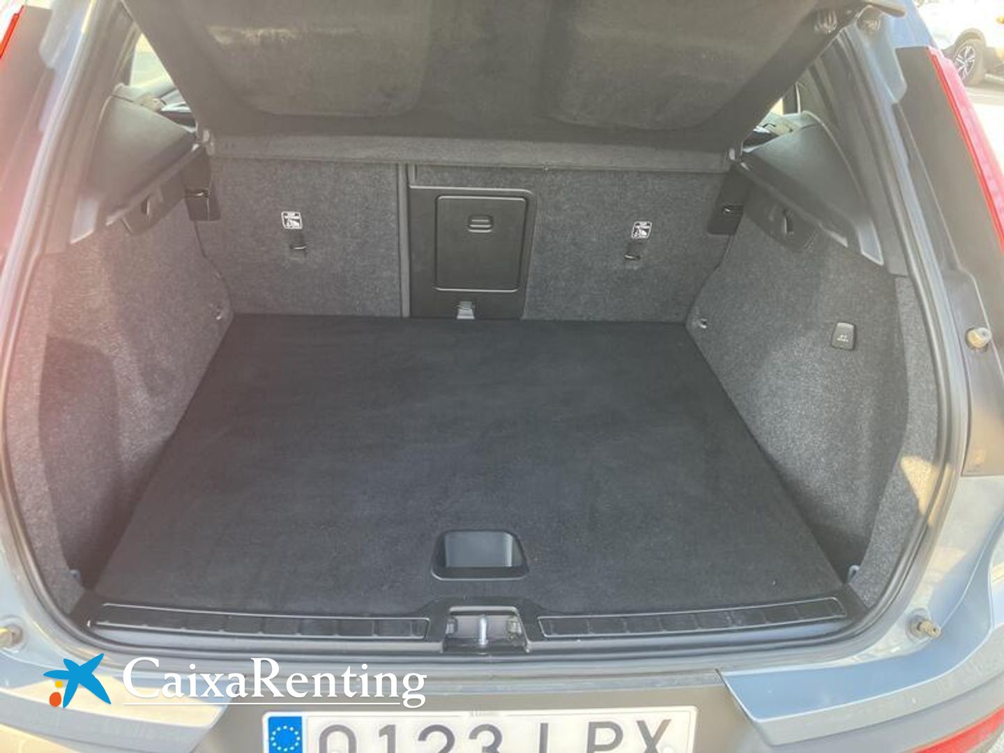 Volvo XC40 T2 Momentum Pro Auto 95 kW (129 CV)