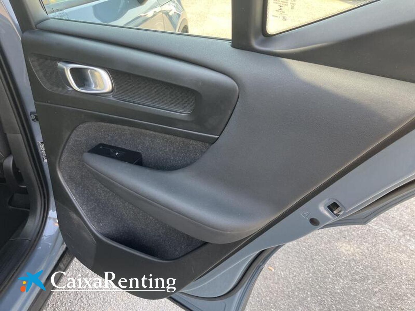 Volvo XC40 T2 Momentum Pro Auto 95 kW (129 CV)
