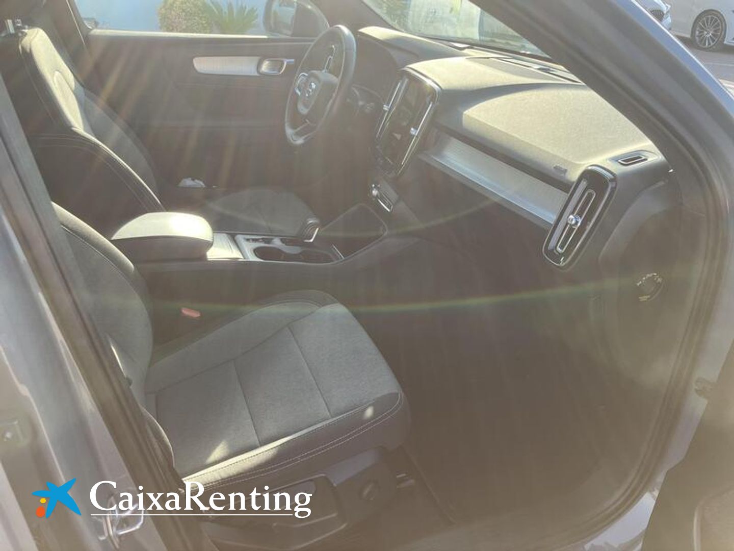 Volvo XC40 T2 Momentum Pro Auto 95 kW (129 CV)