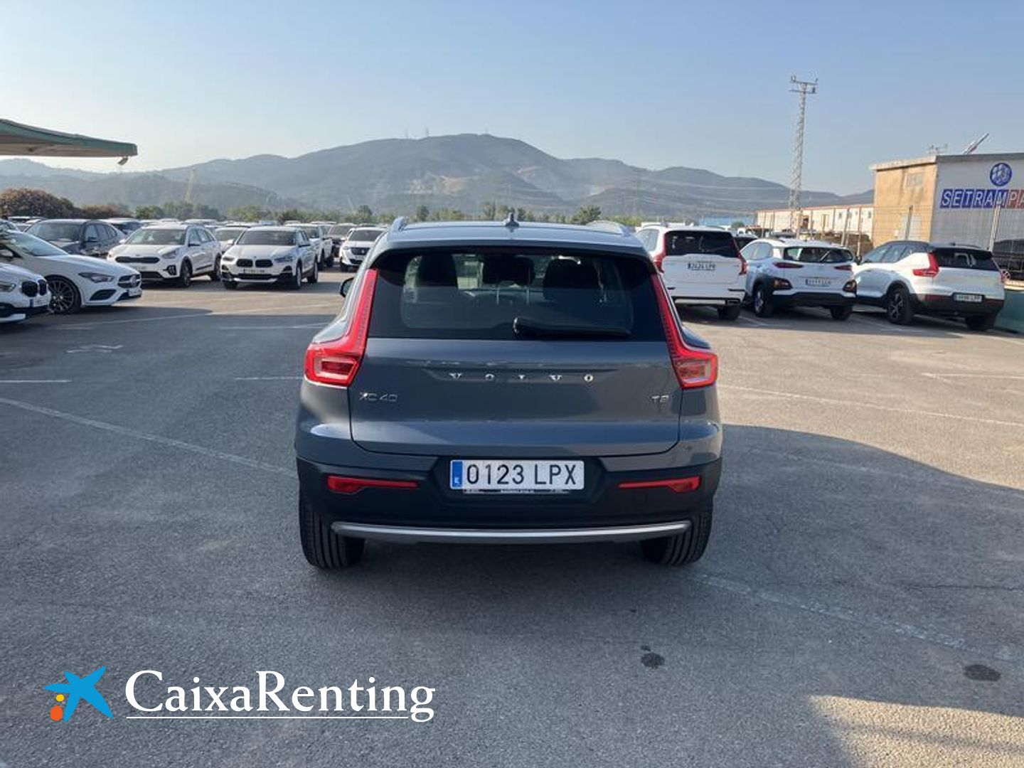Volvo XC40 T2 Momentum Pro Auto 95 kW (129 CV)
