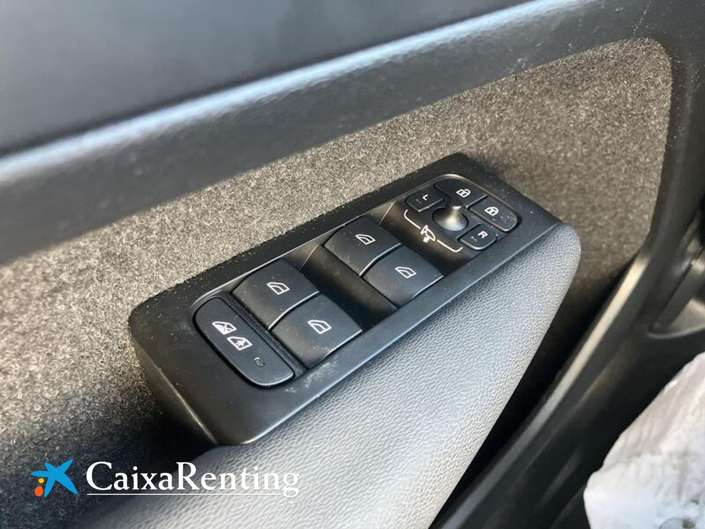 Volvo XC40 T2 Momentum Pro Auto 95 kW (129 CV)