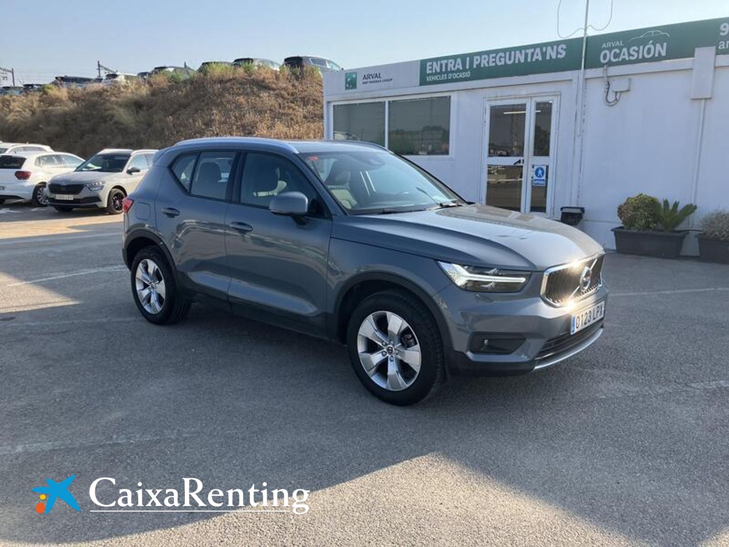 Volvo XC40 T2 Momentum Pro Auto 95 kW (129 CV)