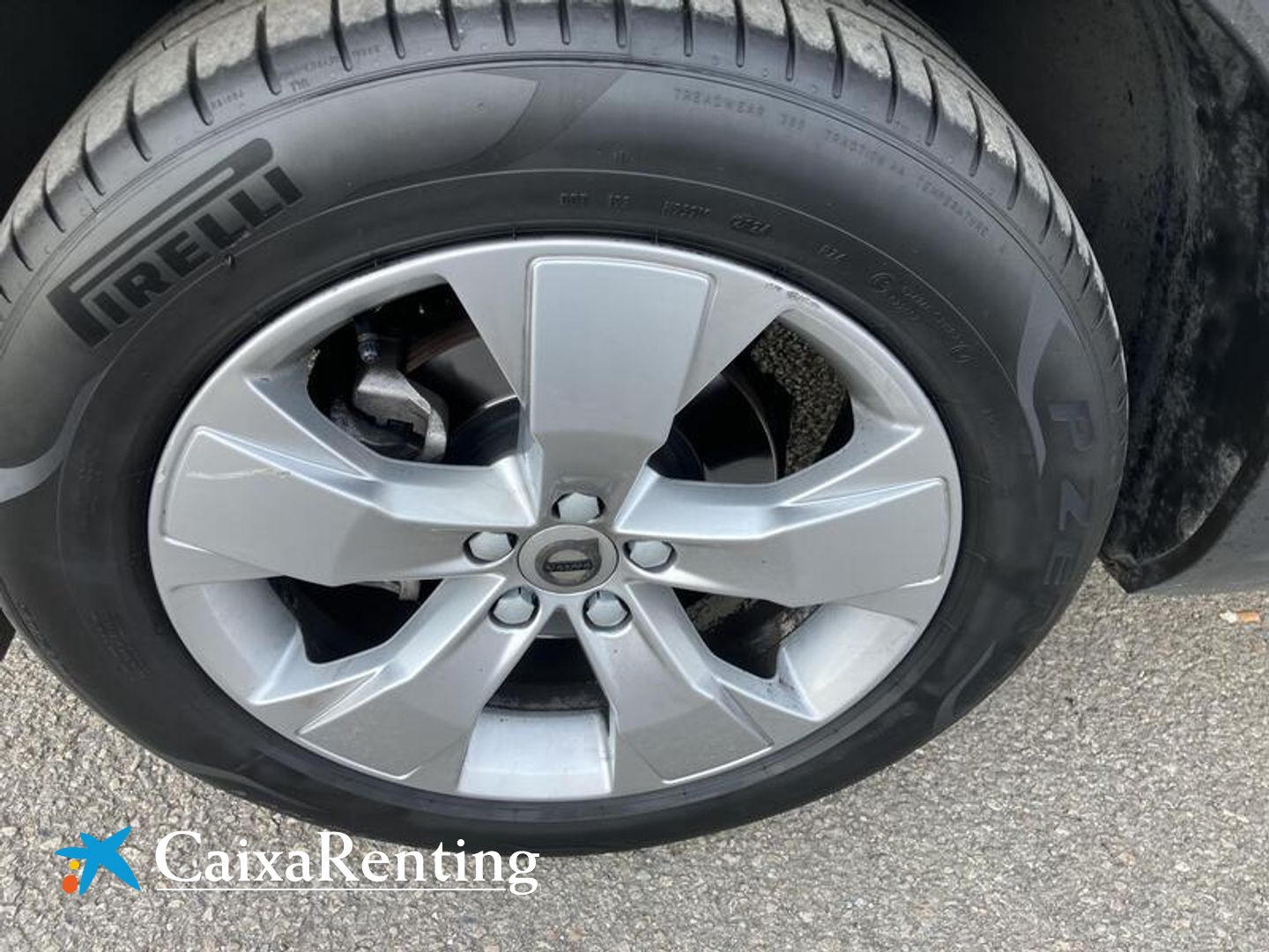 Volvo XC40 T2 Momentum Pro Auto 95 kW (129 CV)
