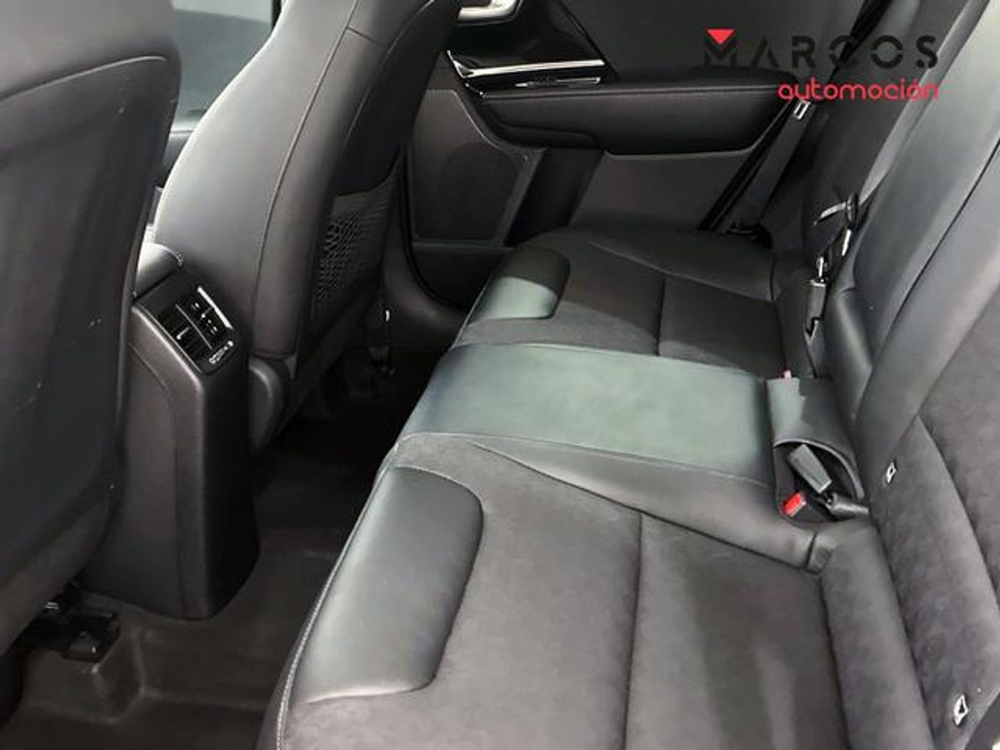 Kia Niro 1.6 GDi HEV Emotion 104 kW (141 CV)