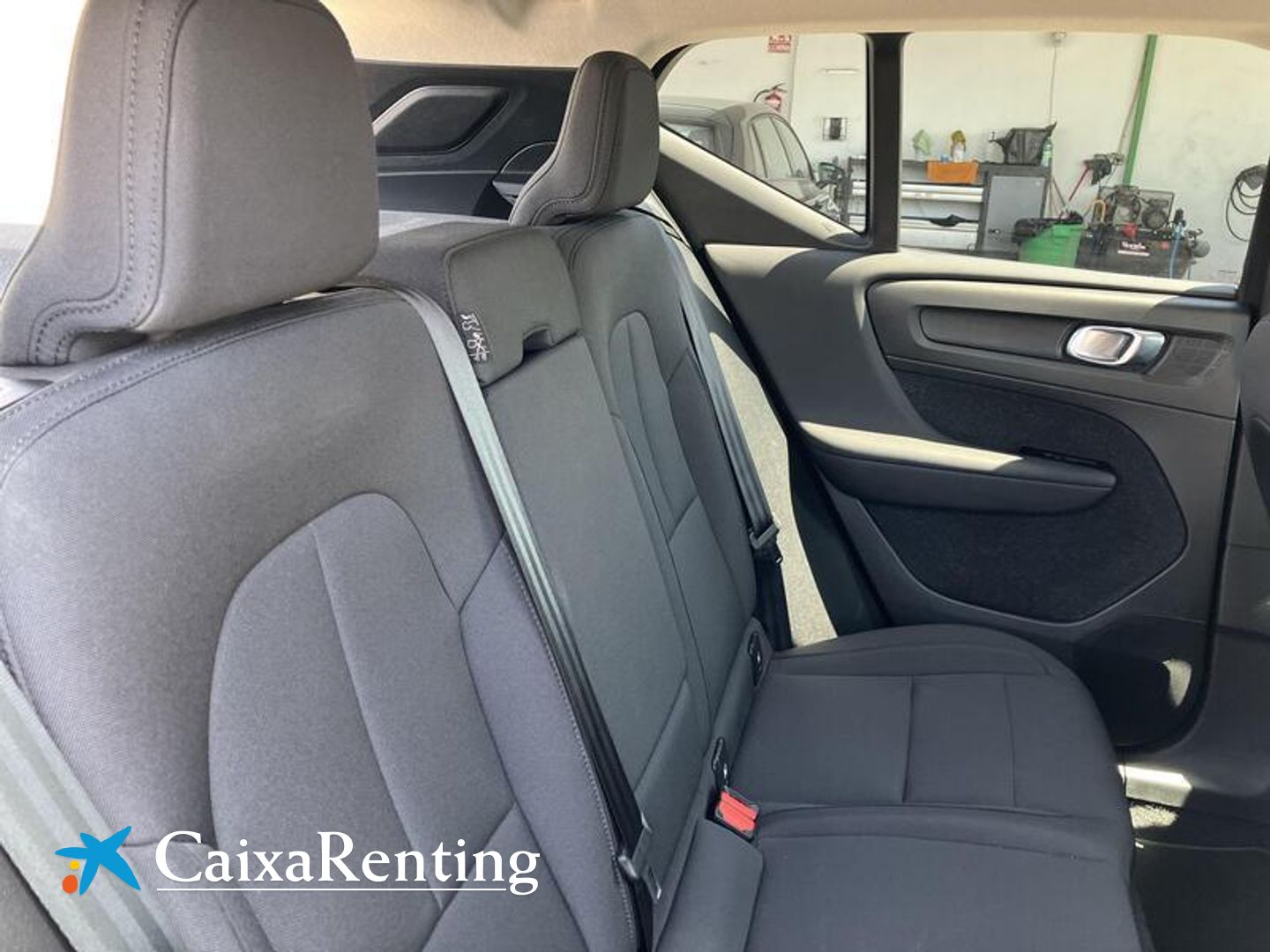 Volvo XC40 T2 Momentum Pro Auto 95 kW (129 CV)