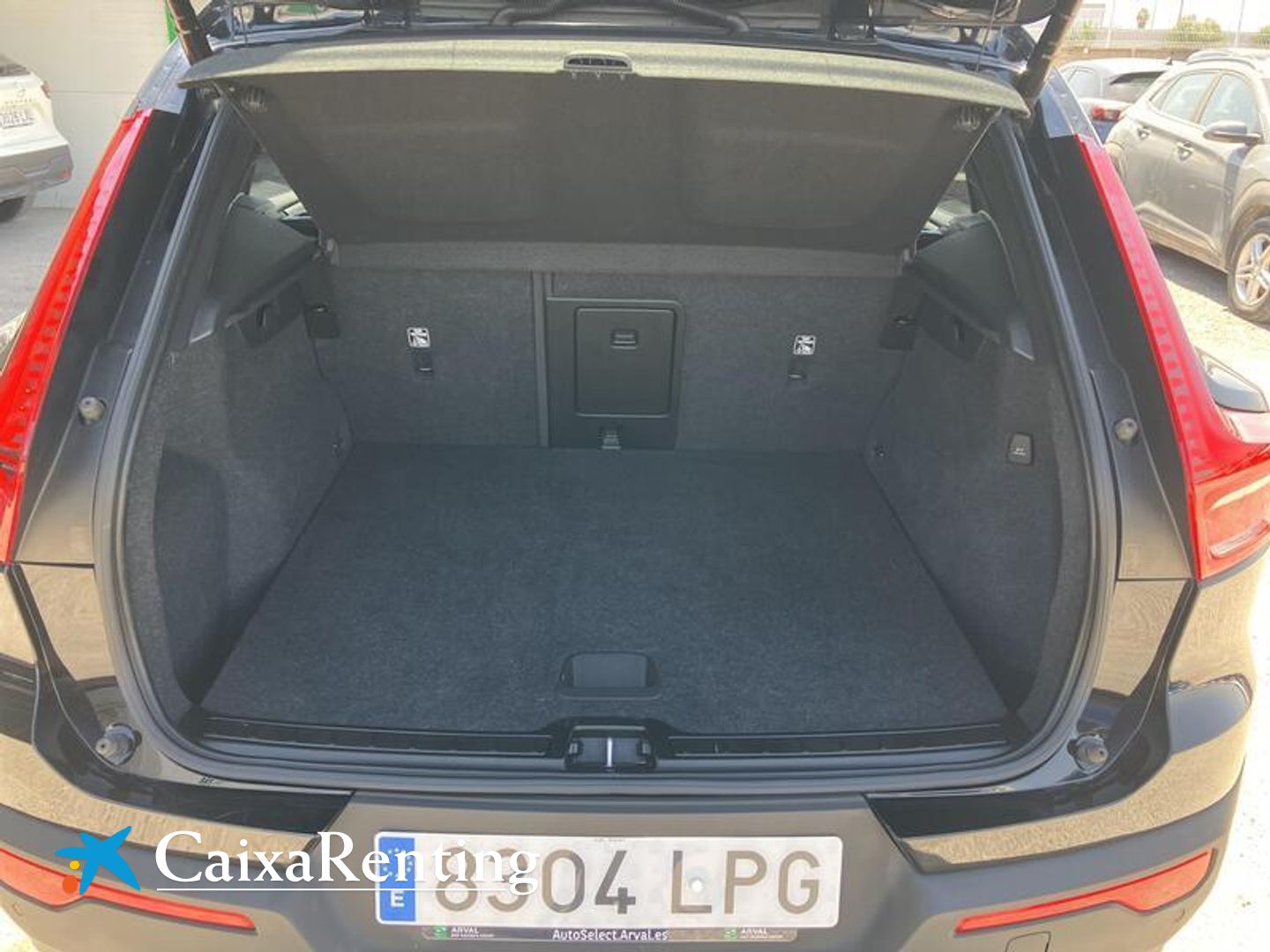 Volvo XC40 T2 Momentum Pro Auto 95 kW (129 CV)