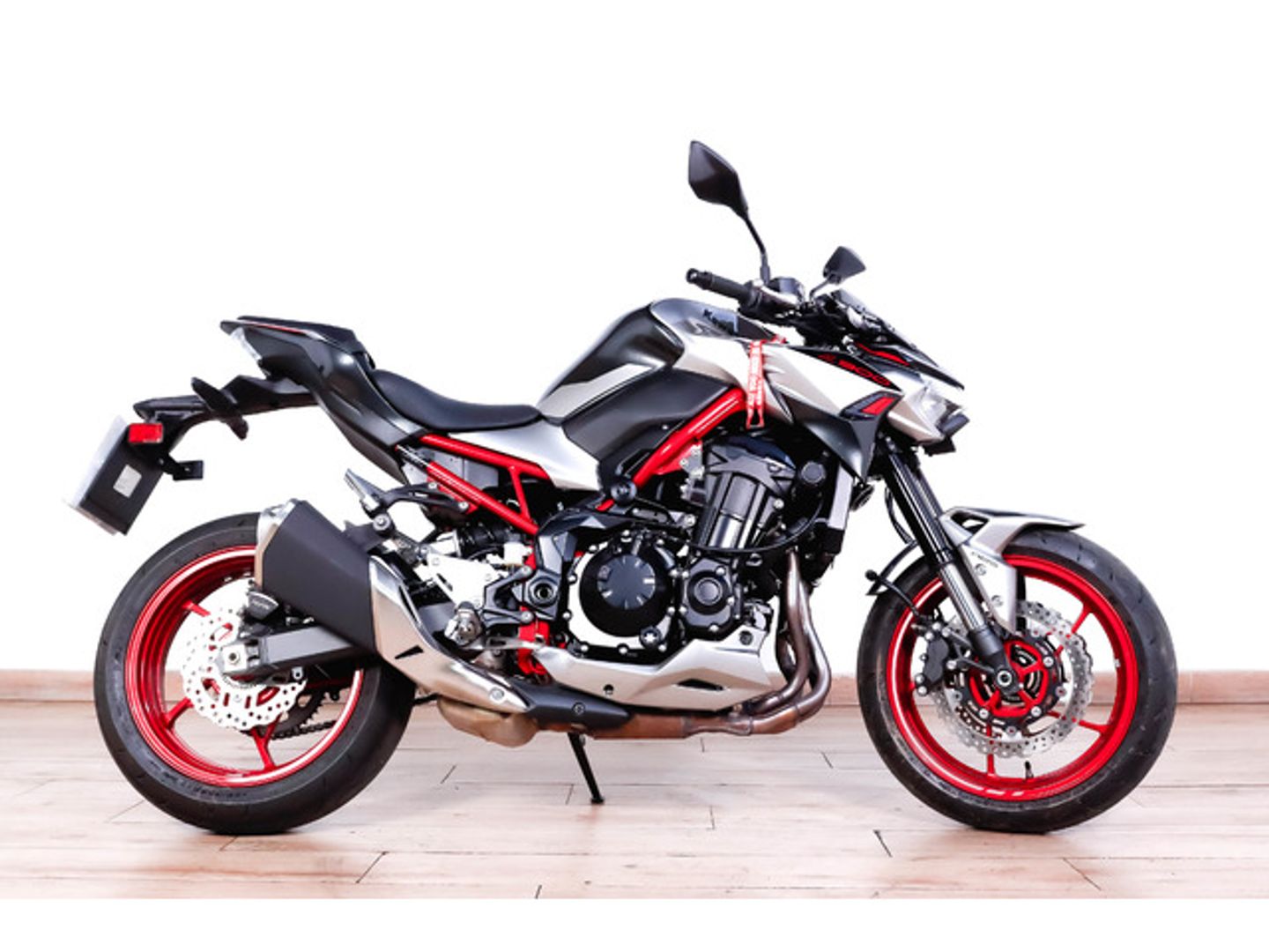 Kawasaki Z900 A2 SE Gris Motorcycle