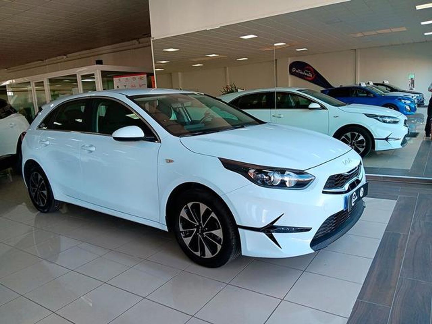 Kia Ceed 1.0 T-GDI Drive 74 kW (100 CV) Blanco Compact