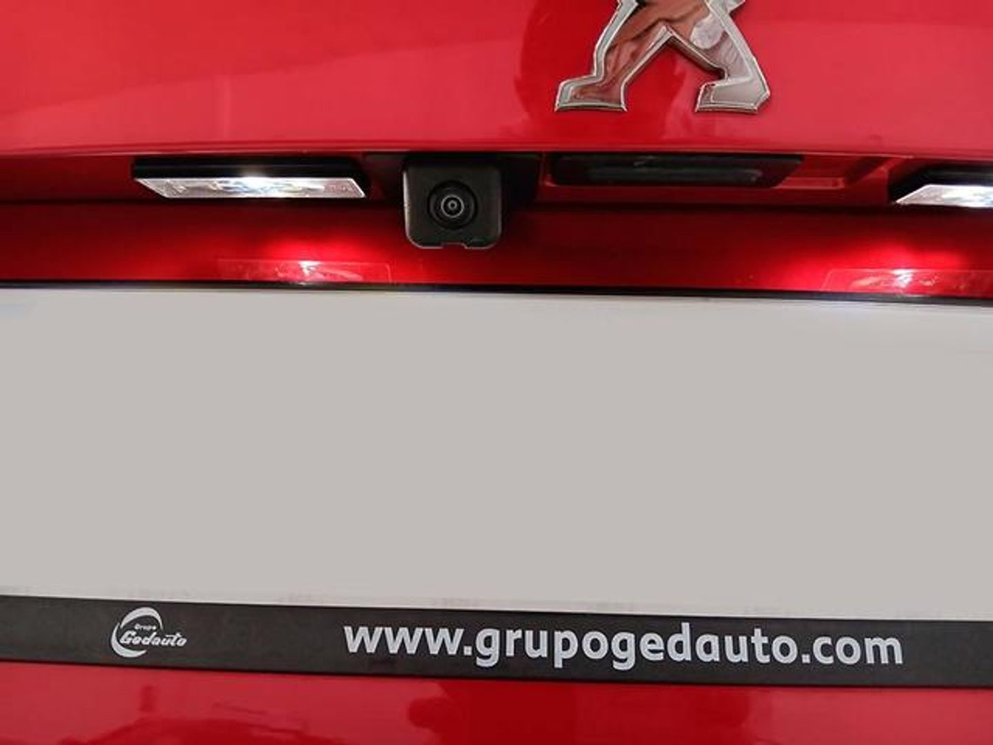 Peugeot 2008 PureTech 130 S&S Allure Pack EAT8 96 kW (130 CV)