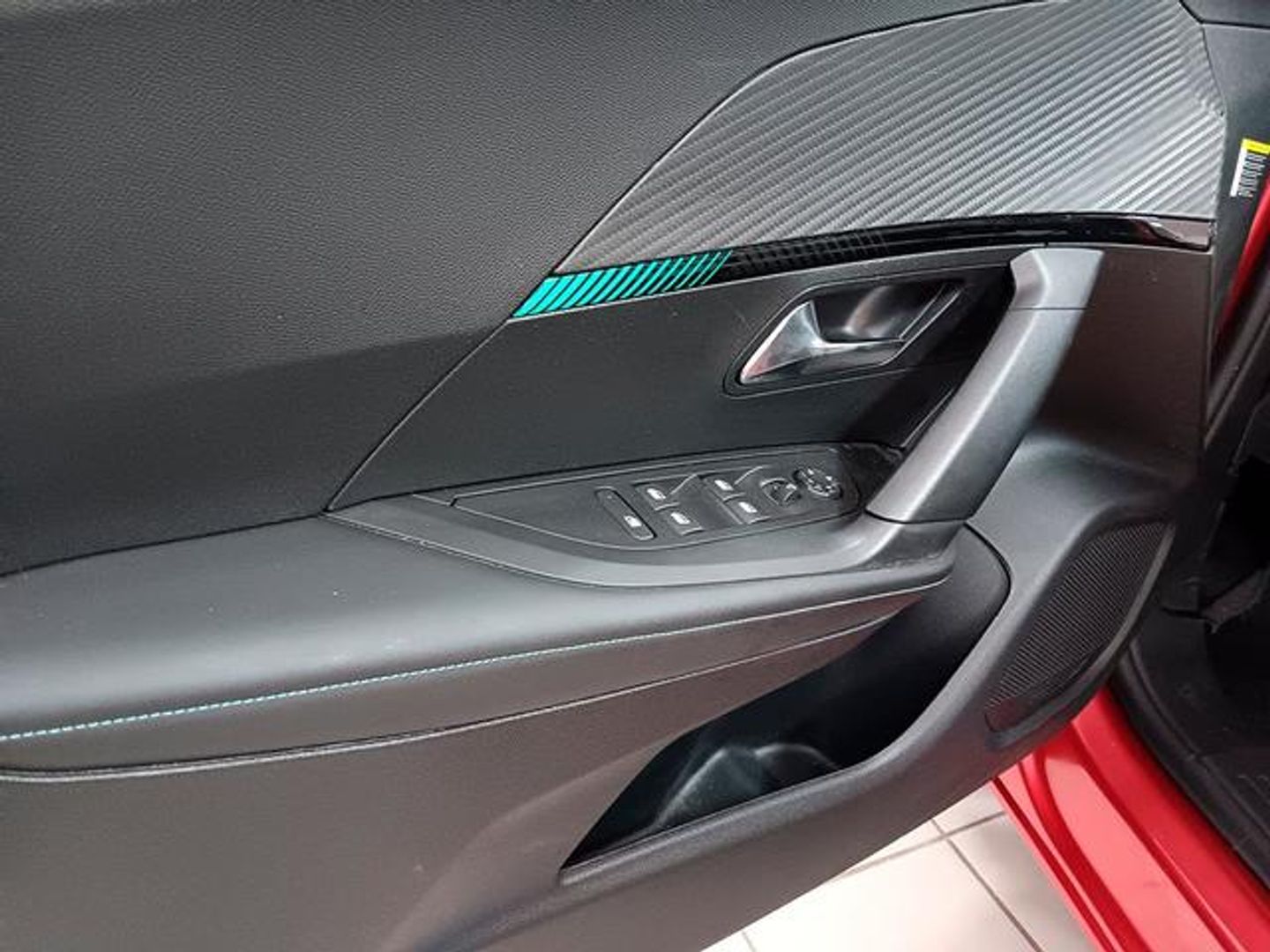 Peugeot 2008 PureTech 130 S&S Allure Pack EAT8 96 kW (130 CV)