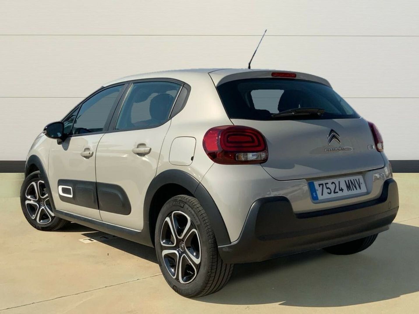 Citroen C3 PureTech 83 Plus 61 kW (83 CV)