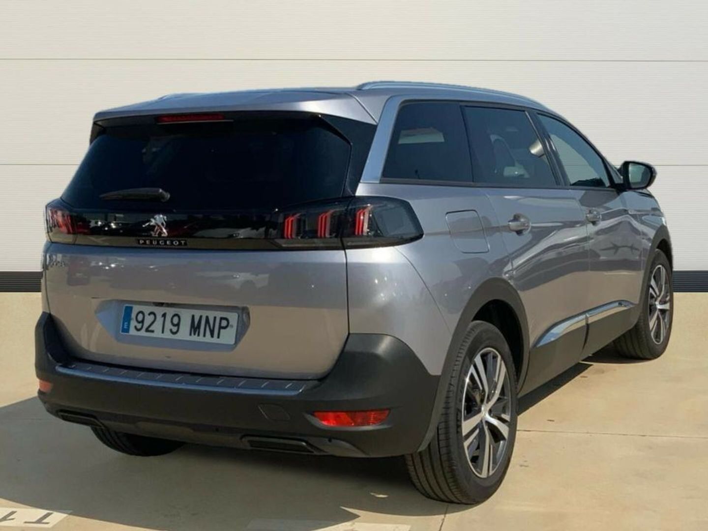 Peugeot 5008 Hybrid 1.2 Allure Pack eDCS6 100 kW (136 CV)