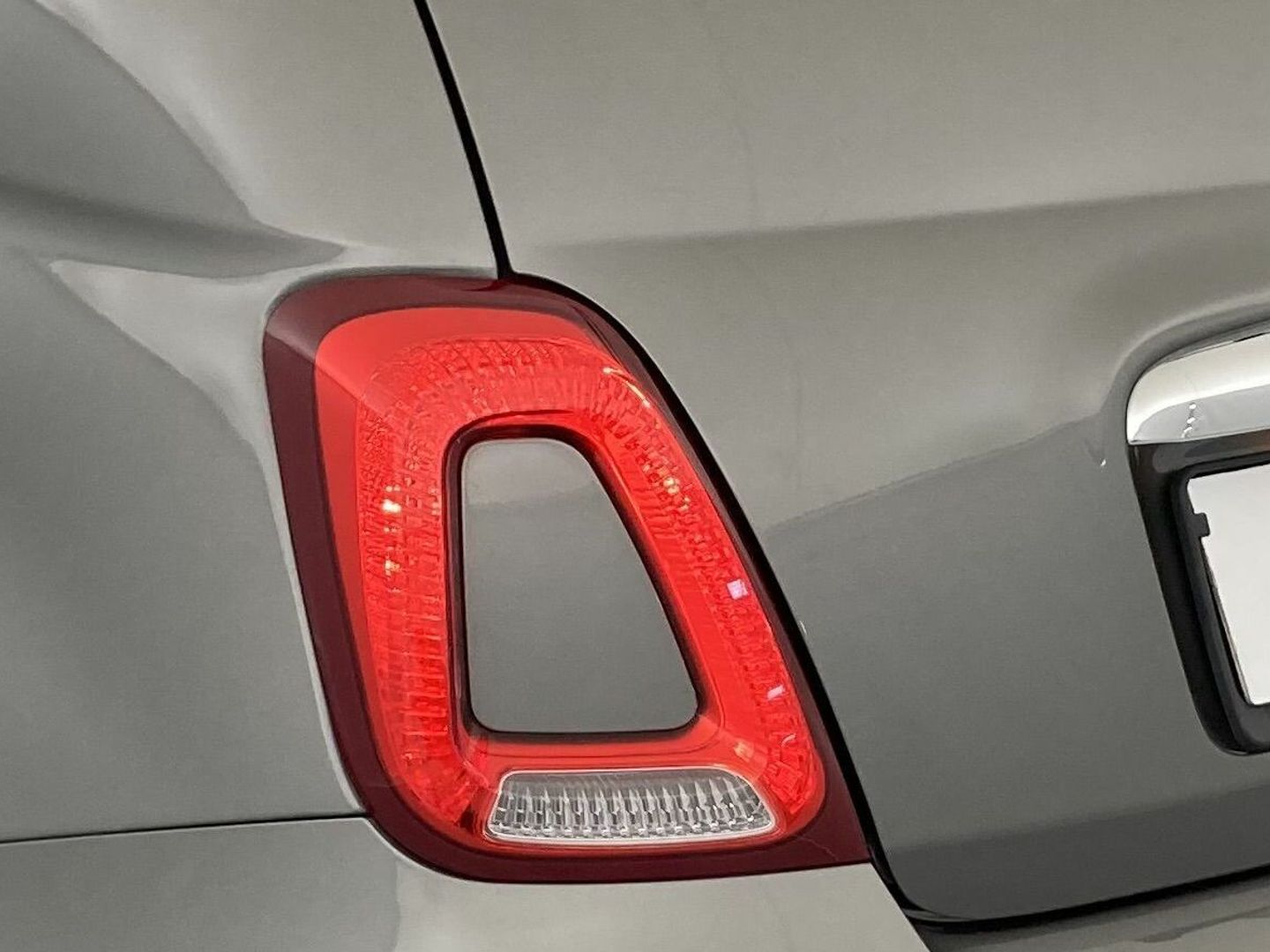 Fiat 500 1.0 Hybrid Dolcevita 51 kW (70 CV)