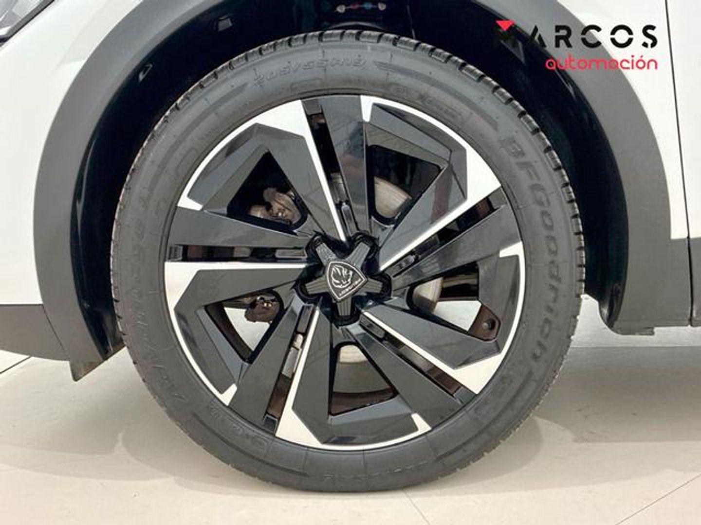 Peugeot 408 Puretech 130 Allure Pack EAT8 96 kW (130 CV)