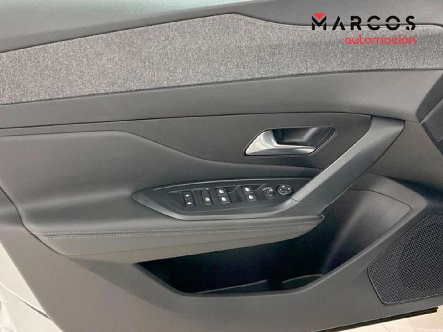 Peugeot 408 Puretech 130 Allure Pack EAT8 96 kW (130 CV)