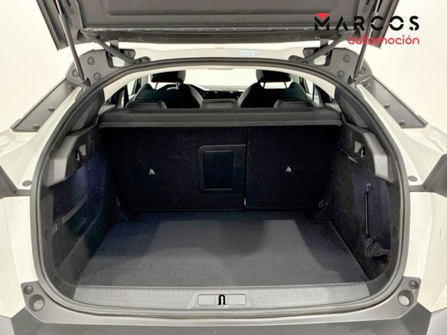 Peugeot 408 Puretech 130 Allure Pack EAT8 96 kW (130 CV)