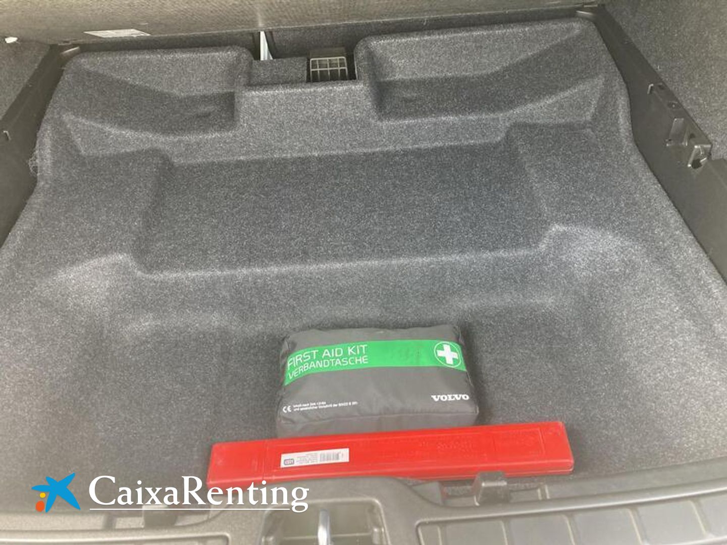 Volvo XC40 T2 Momentum Core 95 kW (129 CV)