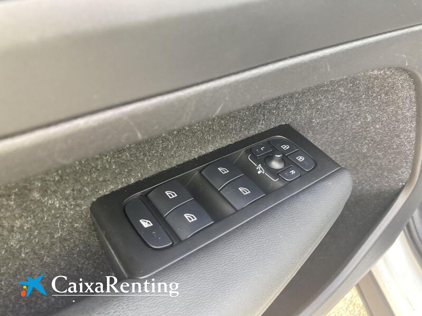 Volvo XC40 T2 Momentum Core 95 kW (129 CV)