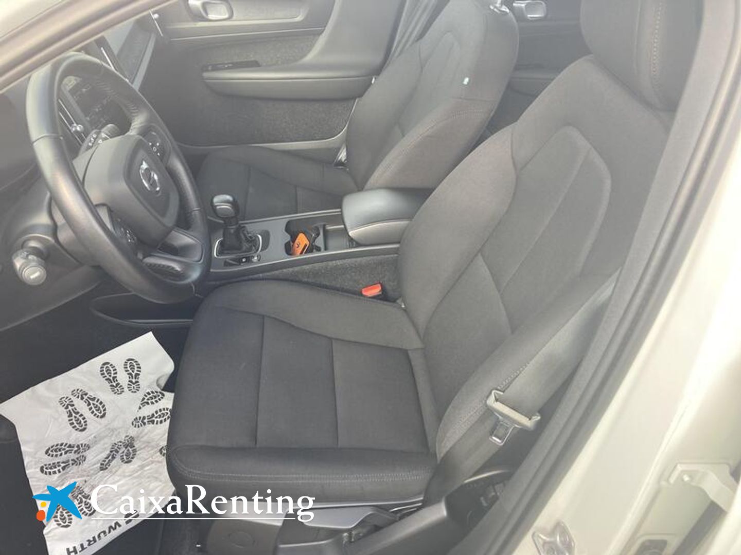 Volvo XC40 T2 Momentum Core 95 kW (129 CV)