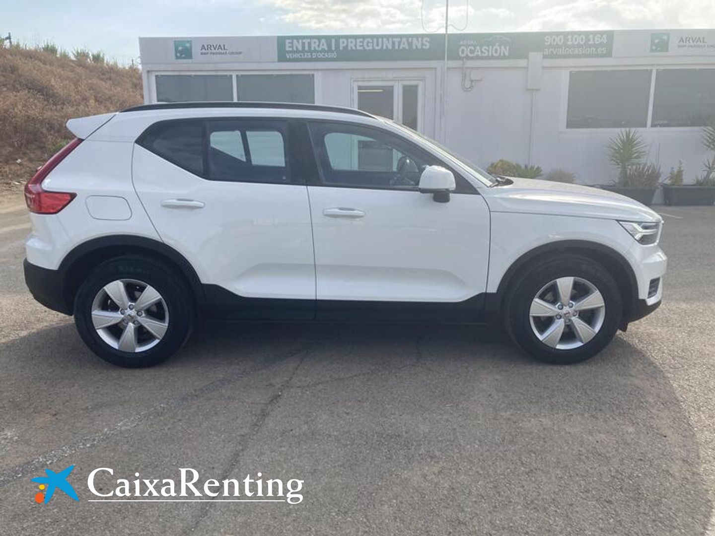 Volvo XC40 T2 Momentum Core 95 kW (129 CV)