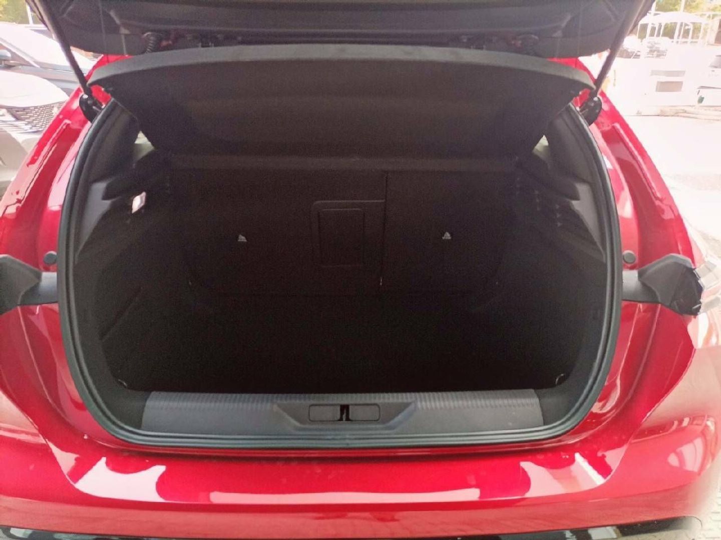 Peugeot 308 Allure Pack BlueHDi 130 S&S EAT8 96 kW (130 CV)