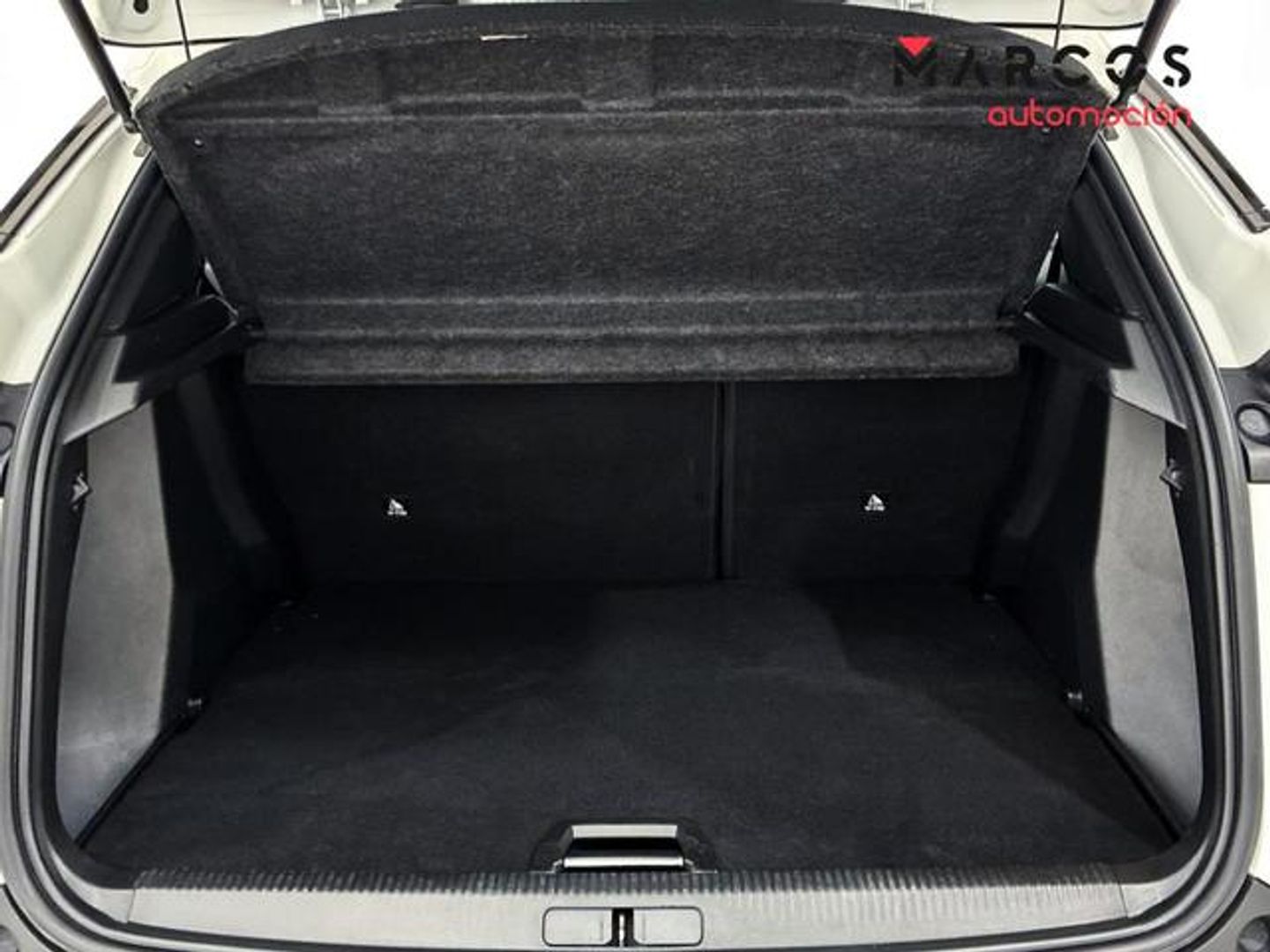 Peugeot 2008 BlueHDi 130 S&S Allure Pack EAT8 96 kW (130 CV)