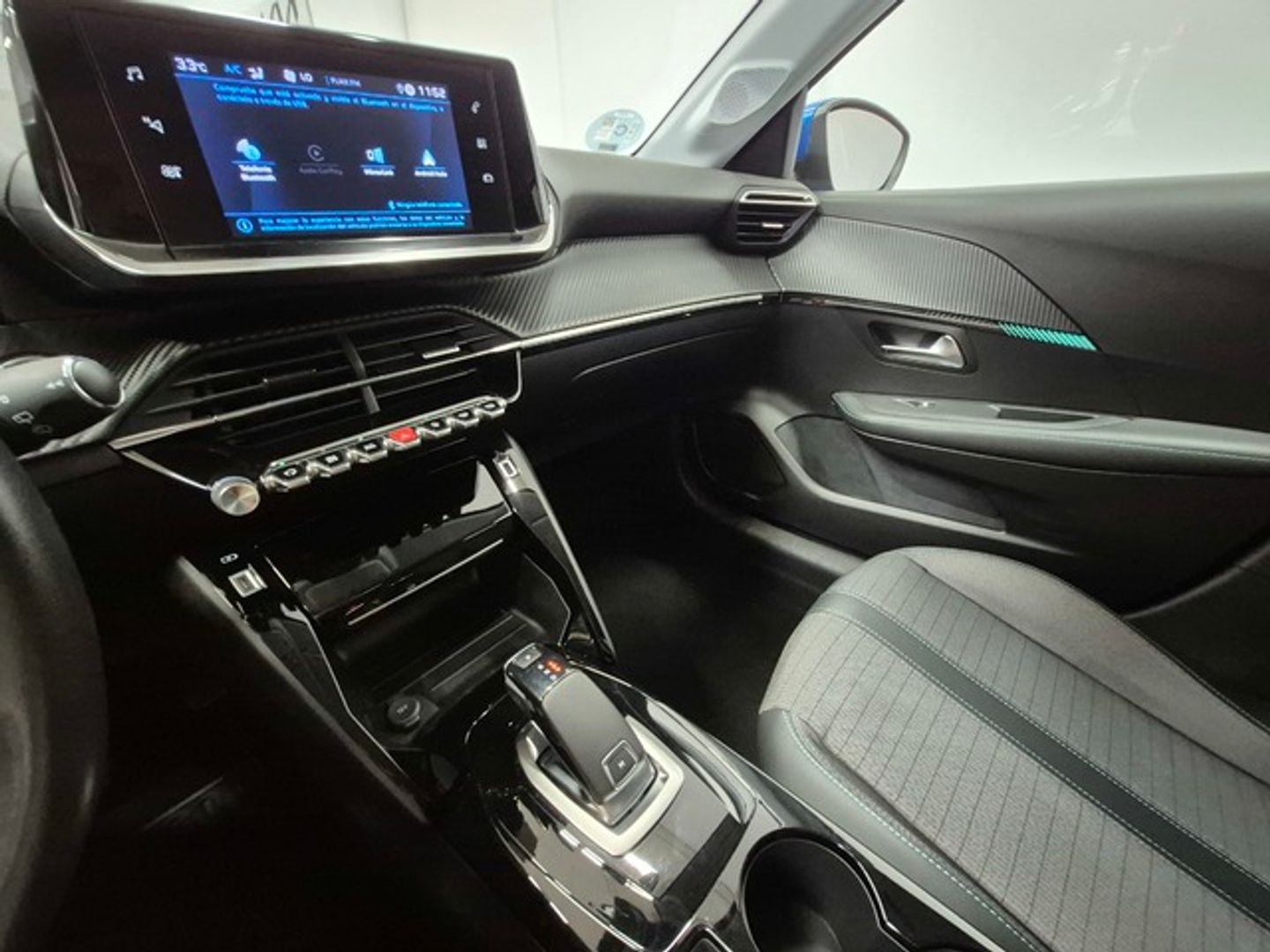 Peugeot 208 PureTech 130 Allure Pack EAT8 96 kW (130 CV)