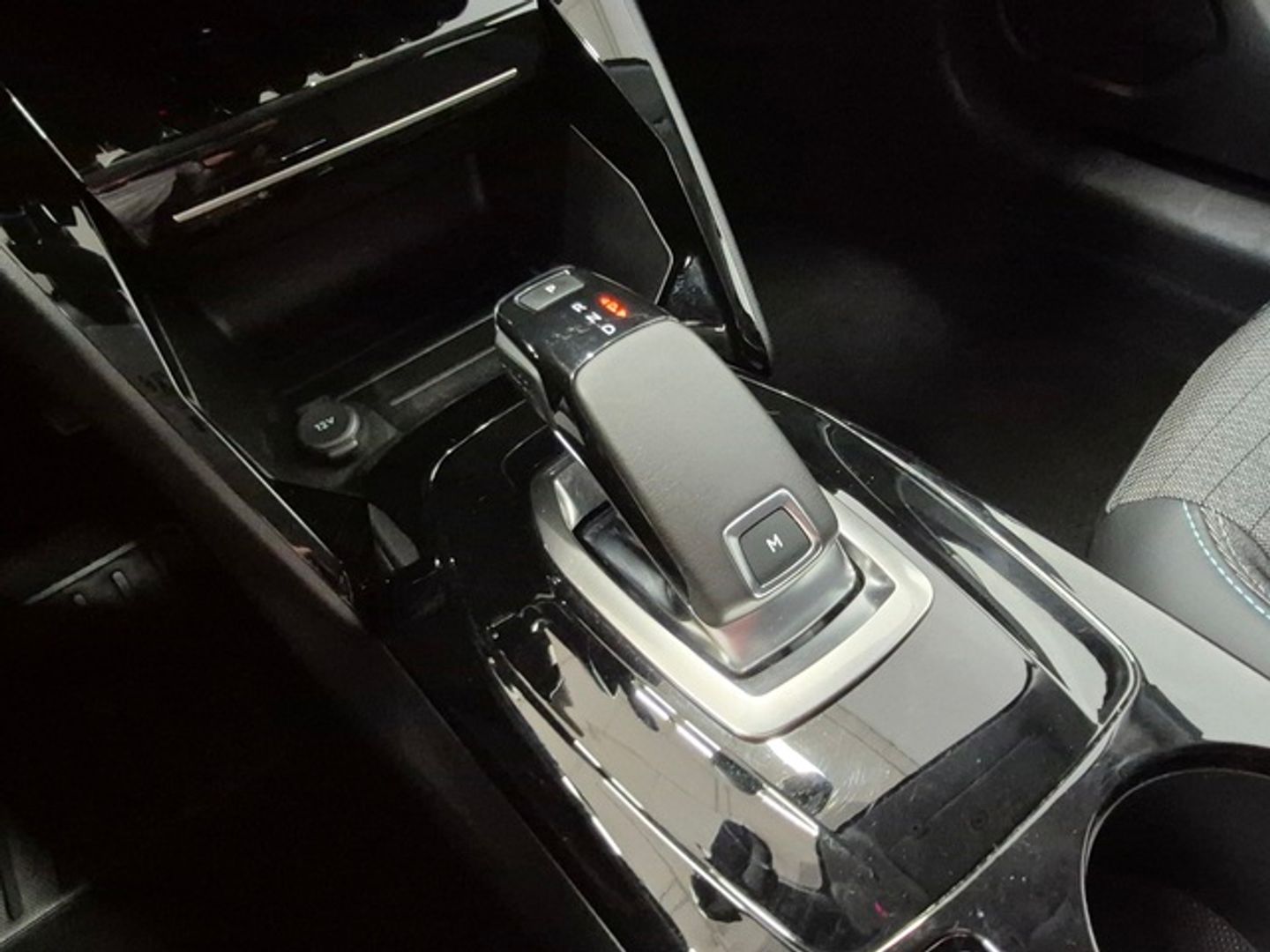 Peugeot 208 PureTech 130 Allure Pack EAT8 96 kW (130 CV)
