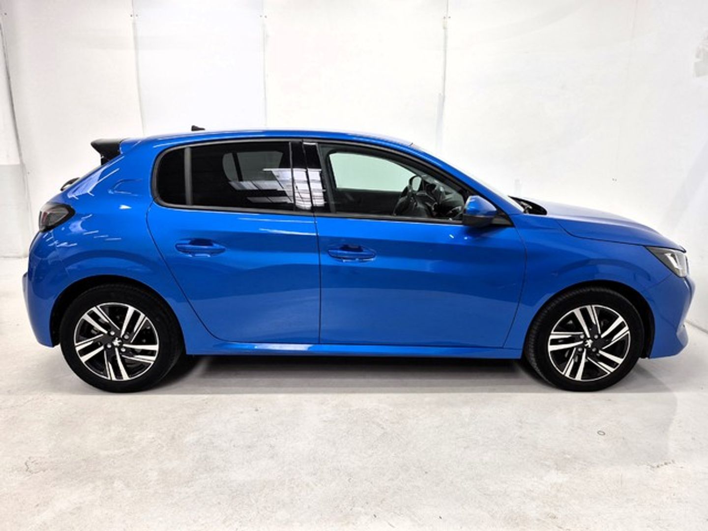 Peugeot 208 PureTech 130 Allure Pack EAT8 96 kW (130 CV)