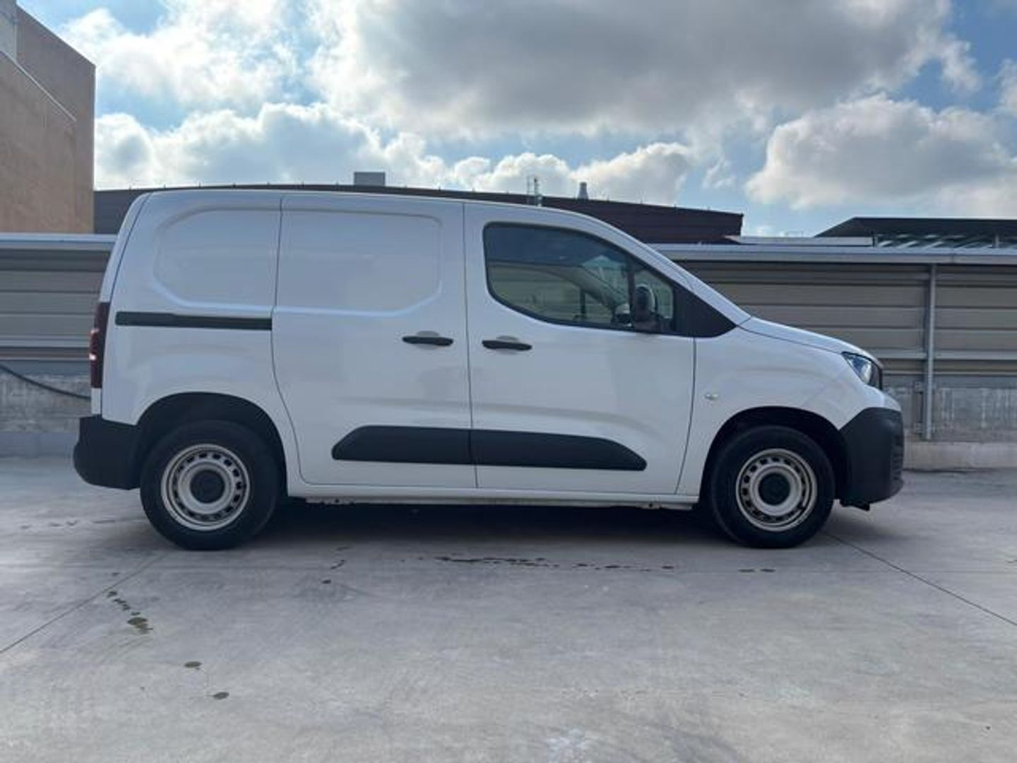 Peugeot Partner Furgon BlueHDi 100 Standard 600kg 75 kW (102 CV) Blanco Industrial