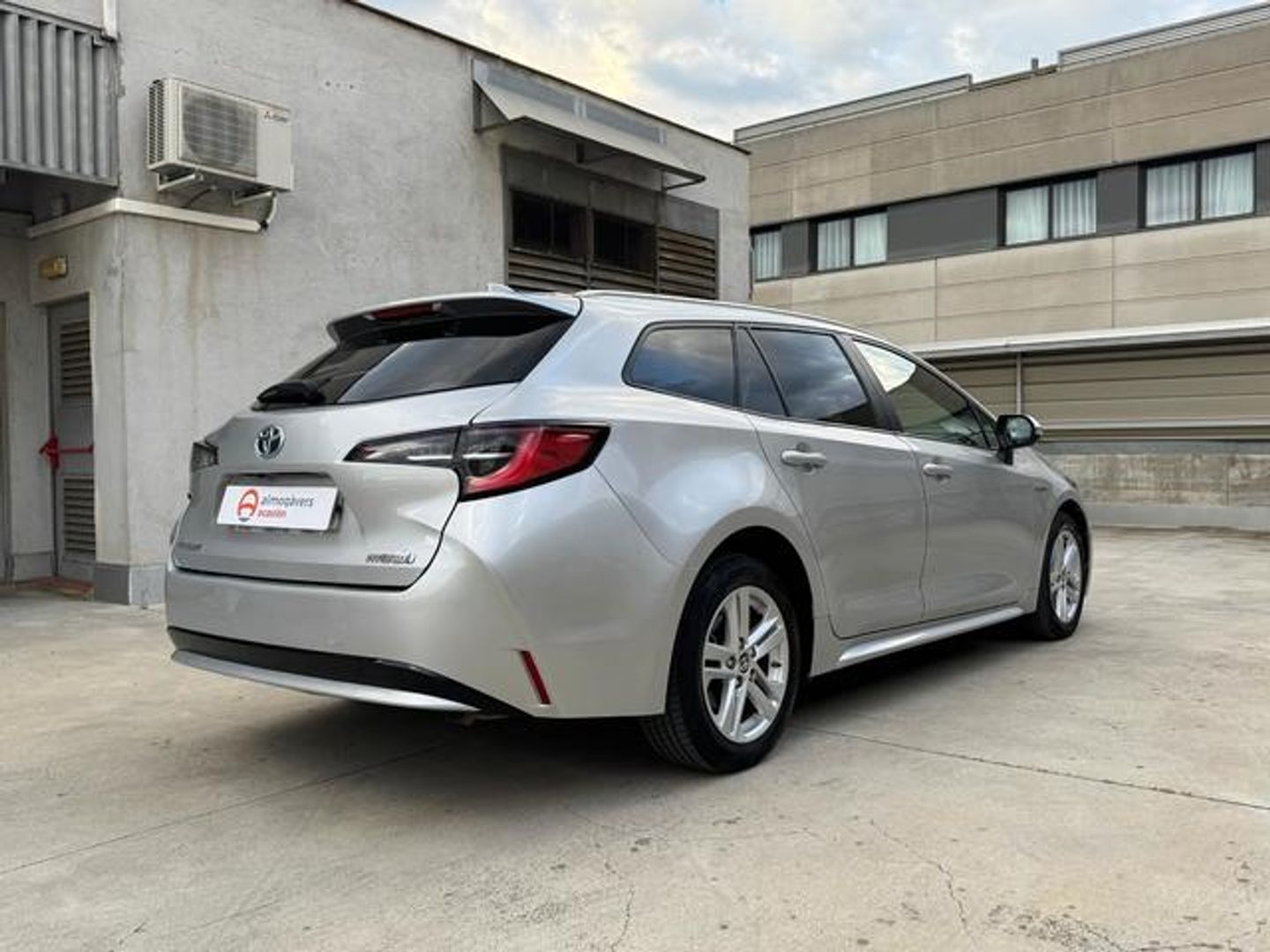 Toyota Corolla 1.8 125 Híbrido Touring Business Plus E-CVT 90 kW (122 CV)