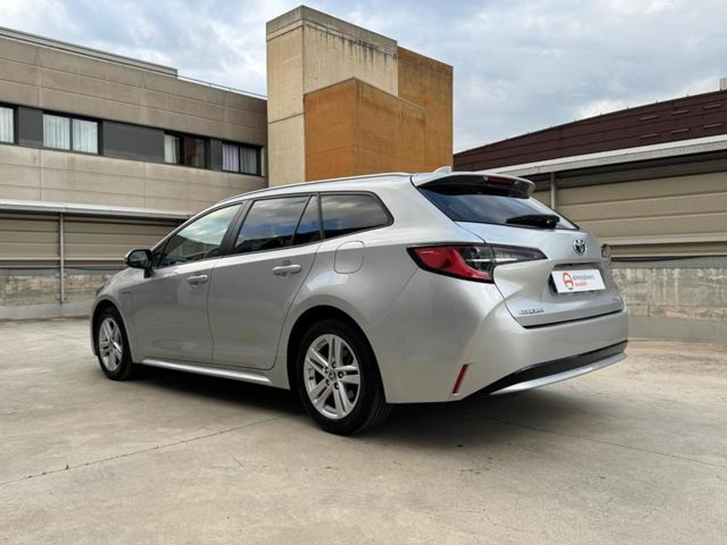Toyota Corolla 1.8 125 Híbrido Touring Business Plus E-CVT 90 kW (122 CV)