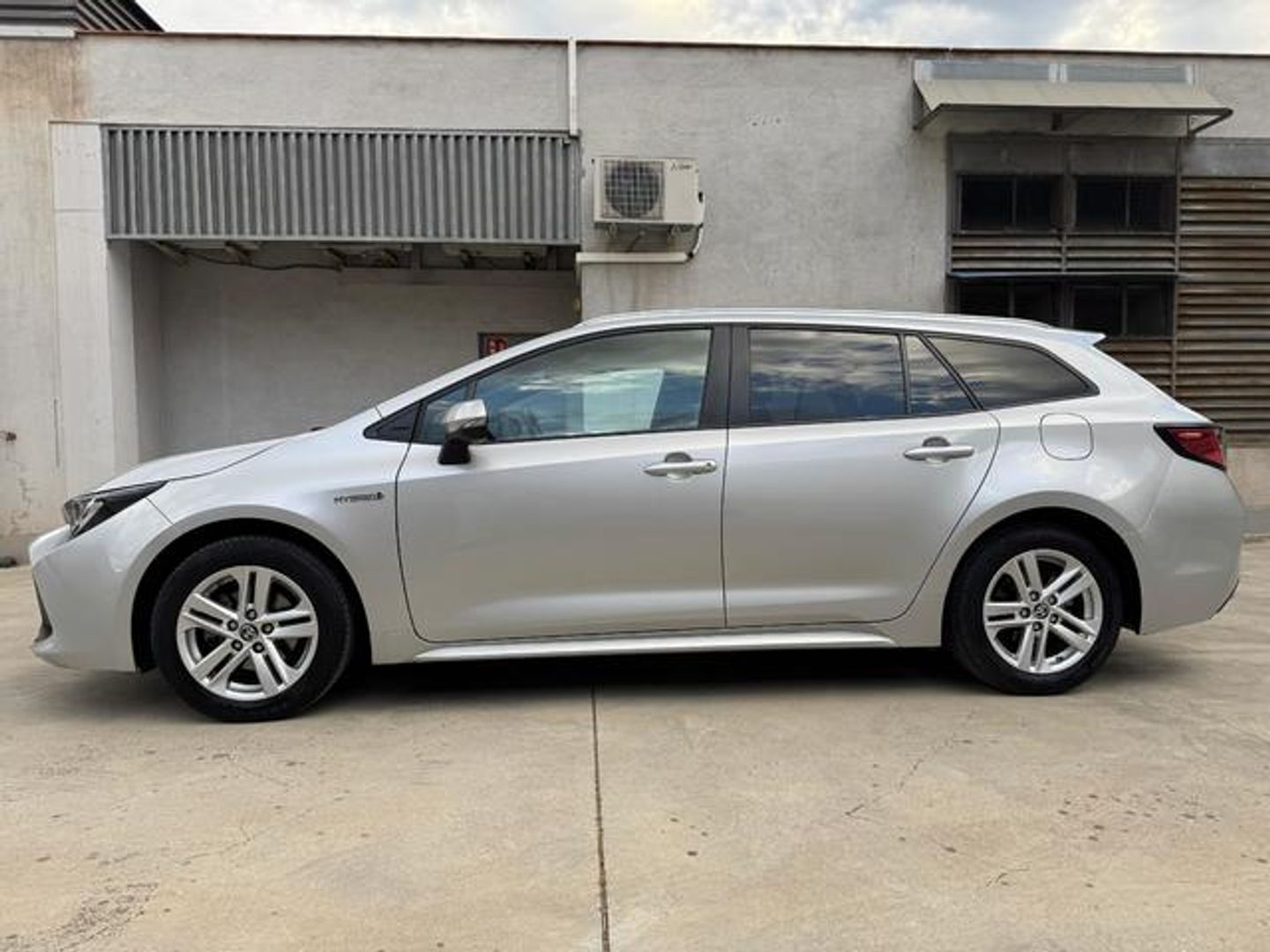 Toyota Corolla 1.8 125 Híbrido Touring Business Plus E-CVT 90 kW (122 CV)