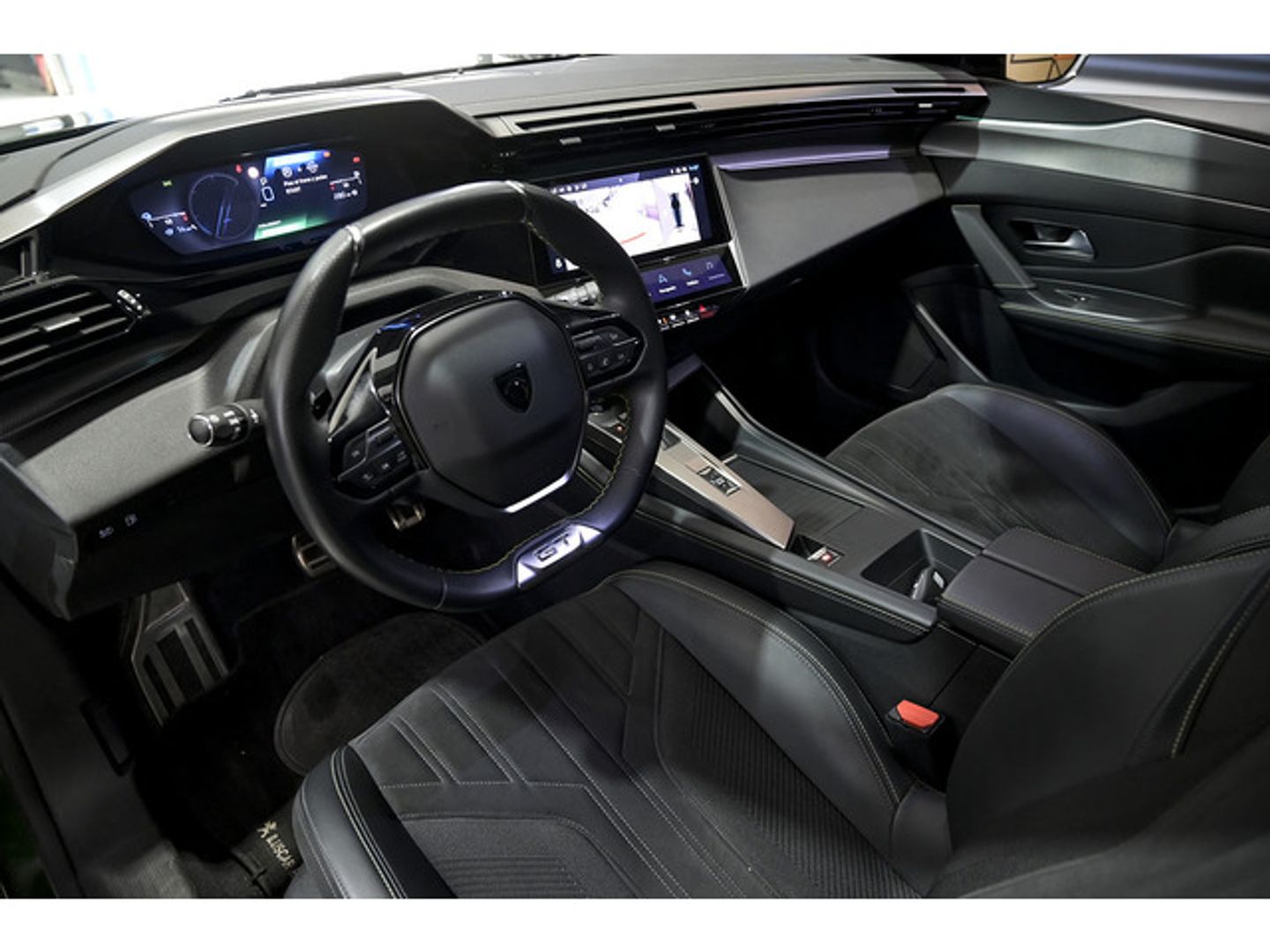 Peugeot 308 Hybrid 225 GT eEAT8 165 kW (225 CV)