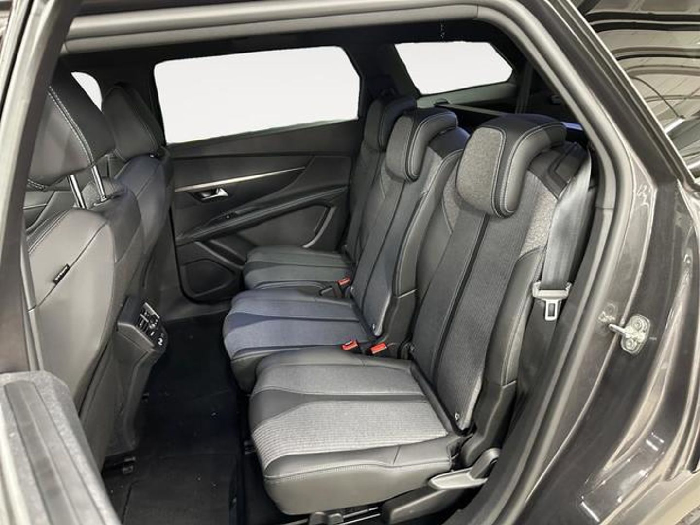 Peugeot 5008 Hybrid 1.2 Allure Pack eDCS6 100 kW (136 CV)