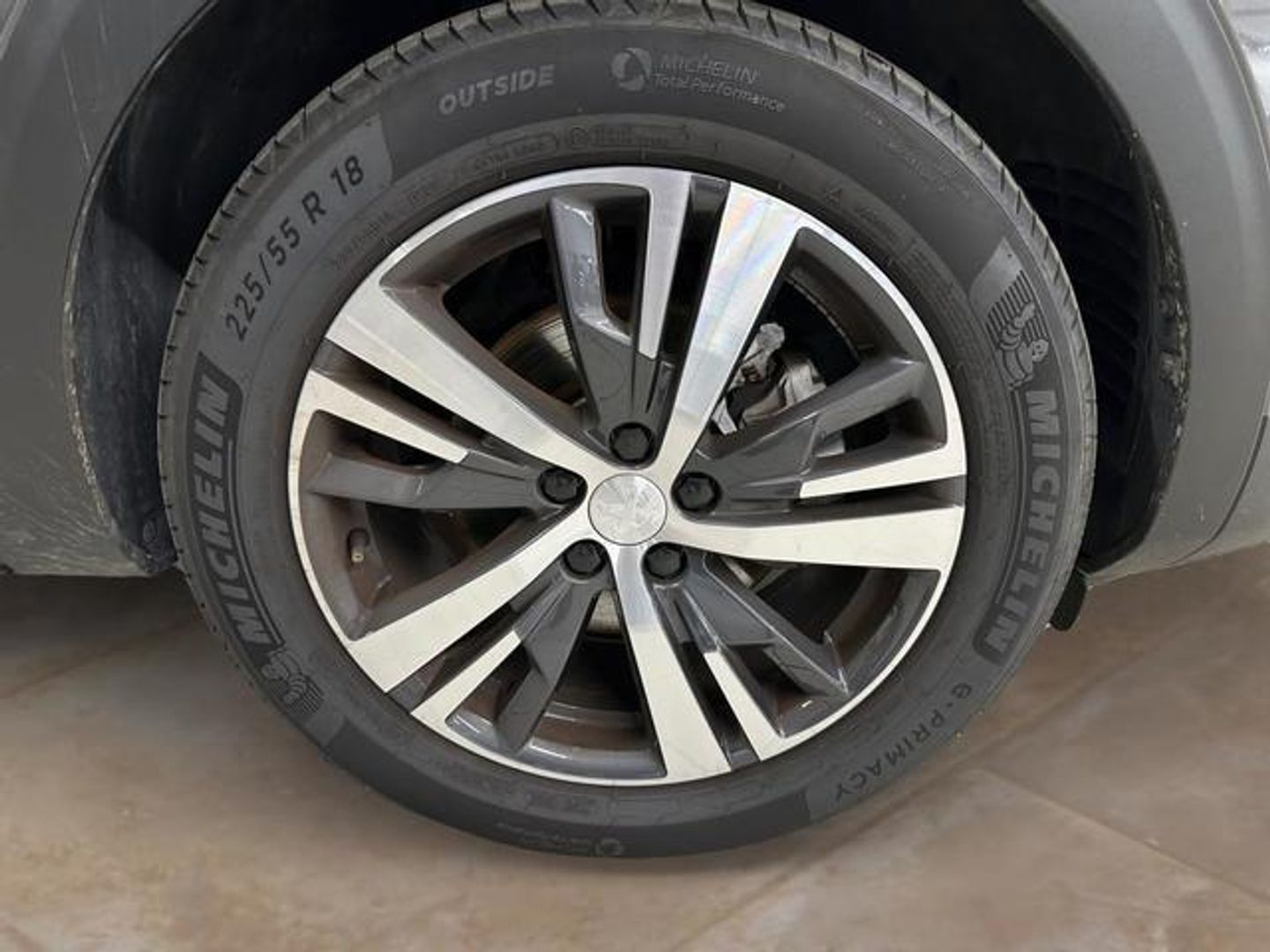 Peugeot 5008 Hybrid 1.2 Allure Pack eDCS6 100 kW (136 CV)