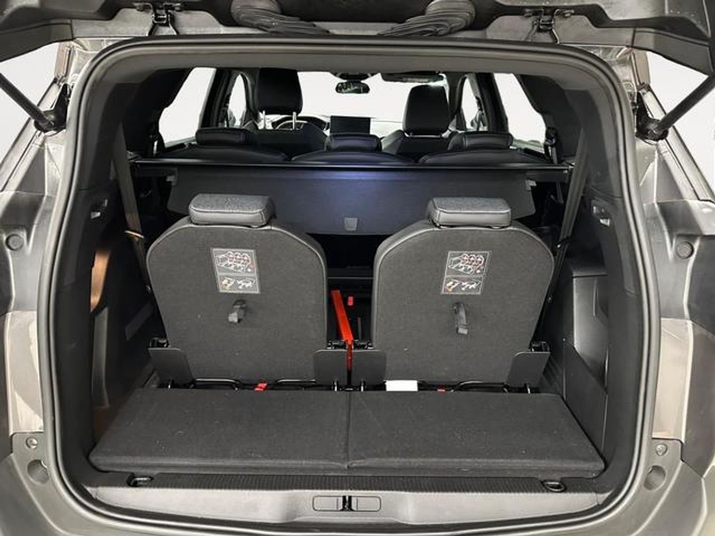 Peugeot 5008 Hybrid 1.2 Allure Pack eDCS6 100 kW (136 CV)