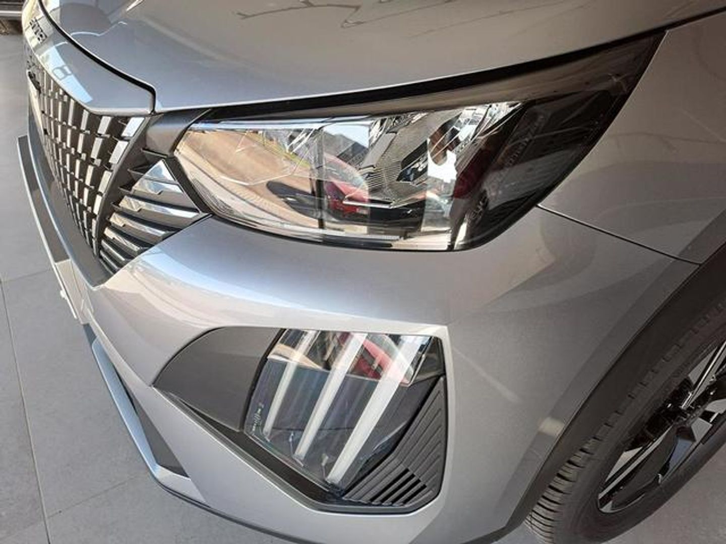 Peugeot 2008 Allure Hybrid eDCS6 107 kW (145 CV)